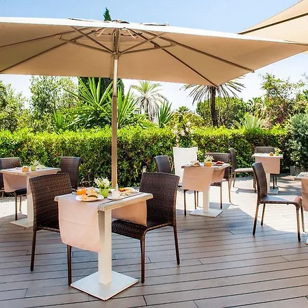 西尔瓦别墅spa酒店 3* 圣雷默